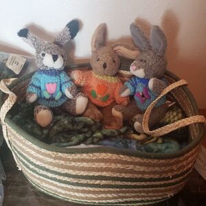 Large basket pet bed